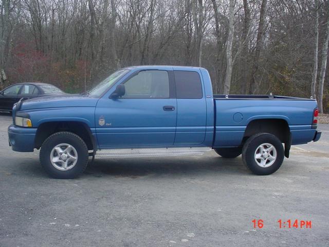 Dodge Ram Pickup 2001 photo 1