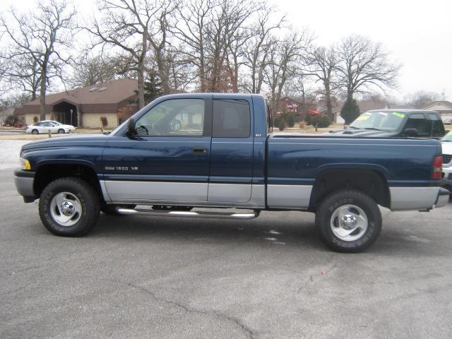 Dodge Ram Pickup 2001 photo 1