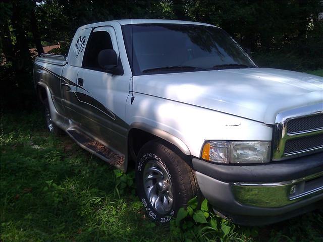 Dodge Ram Pickup 2001 photo 3