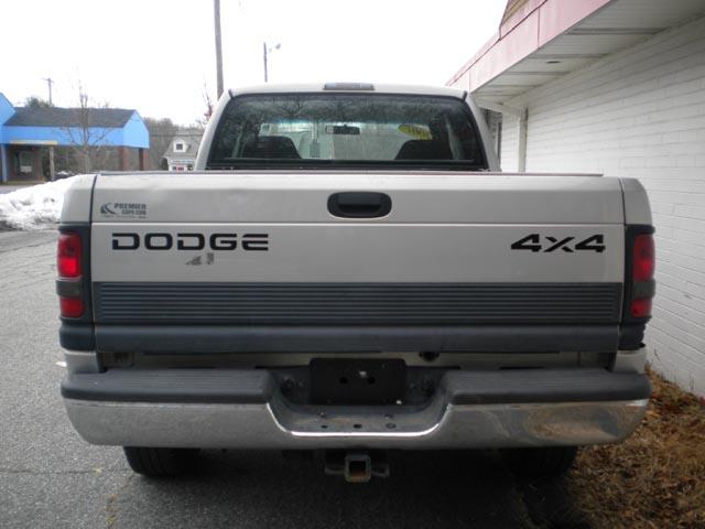 Dodge Ram Pickup 2001 photo 2