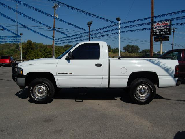 Dodge Ram Pickup 2001 photo 1