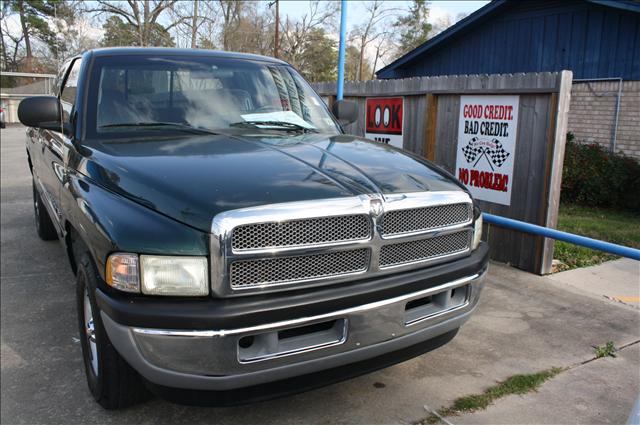 Dodge Ram Pickup 2001 photo 2