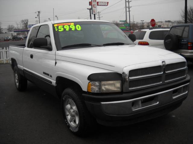 Dodge Ram Pickup 2001 photo 1