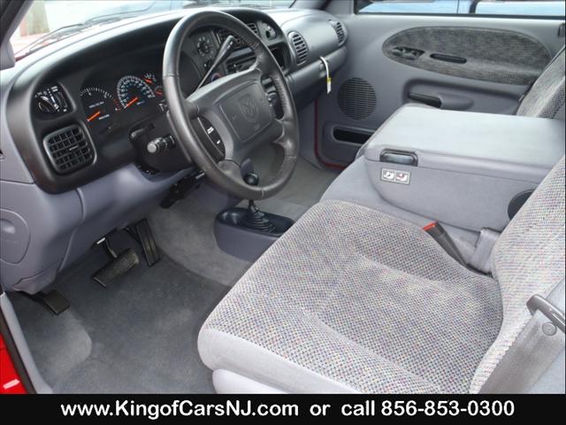 Dodge Ram Pickup 2001 photo 1