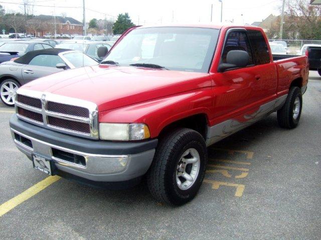 Dodge Ram Pickup 2001 photo 1