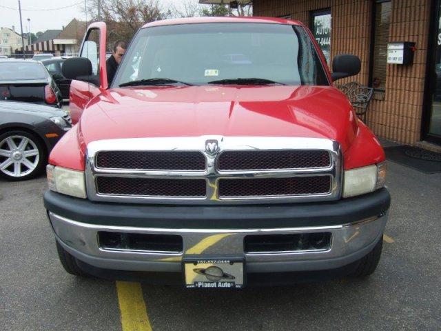 Dodge Ram Pickup 2001 photo 2