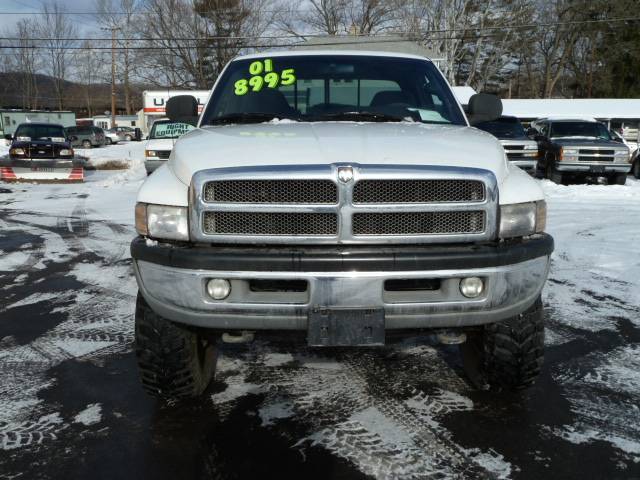 Dodge Ram Pickup 2001 photo 1