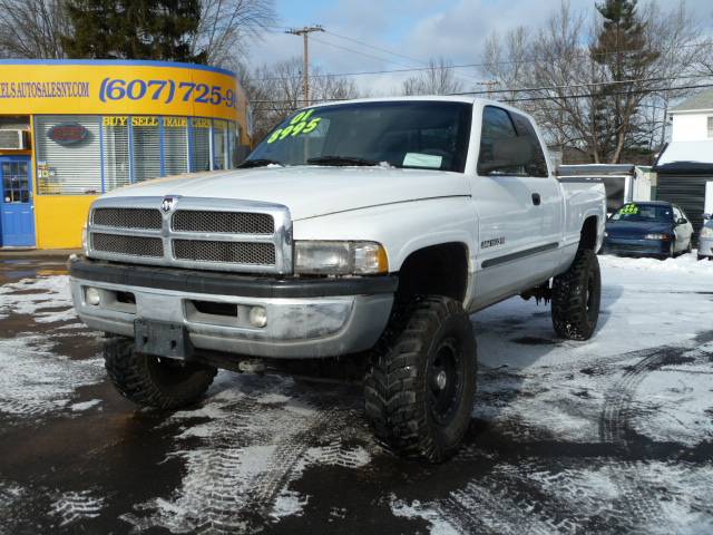 Dodge Ram Pickup 2001 photo 2