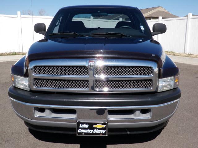 Dodge Ram Pickup 2001 photo 1