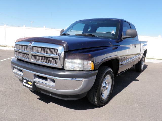 Dodge Ram Pickup 2001 photo 2