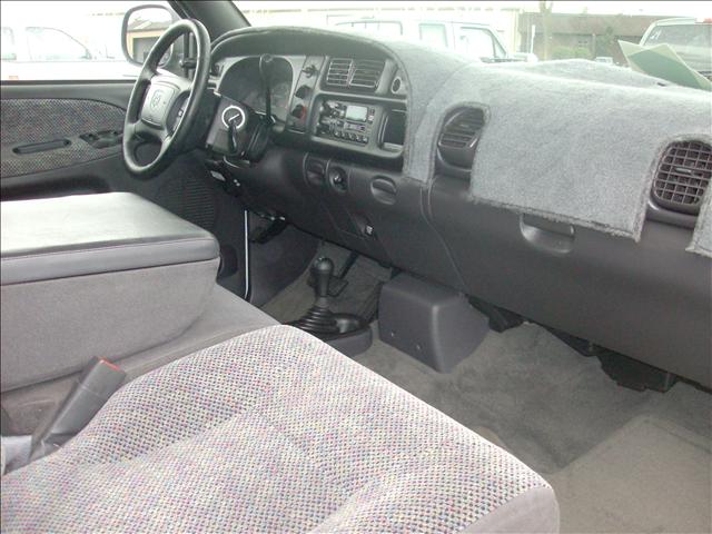 Dodge Ram Pickup 2001 photo 1