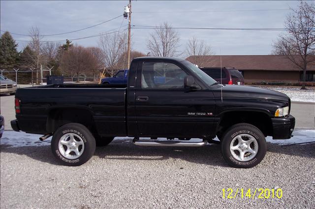 Dodge Ram Pickup 2001 photo 1