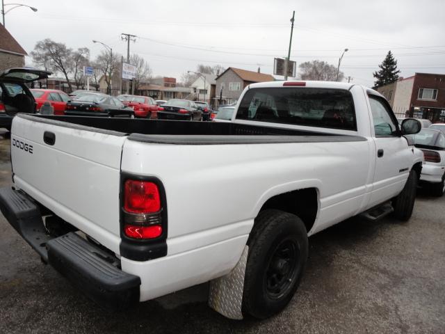 Dodge Ram Pickup 2001 photo 2