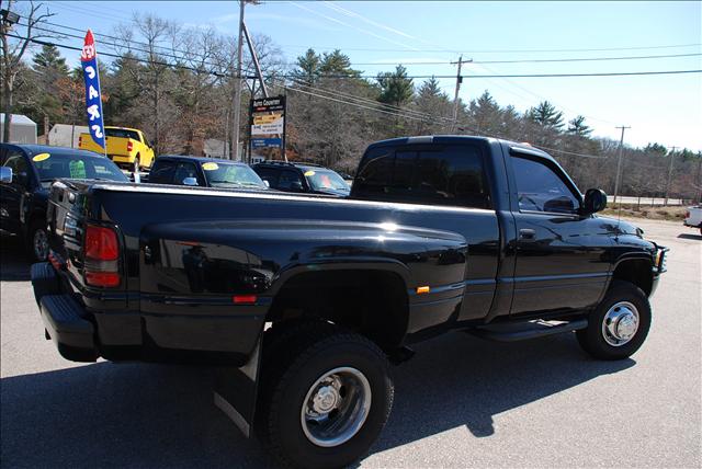 Dodge Ram Pickup 2001 photo 2