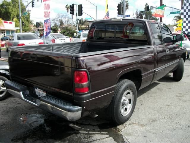 Dodge Ram Pickup 2001 photo 1