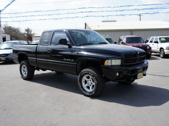 Dodge Ram Pickup 2001 photo 3