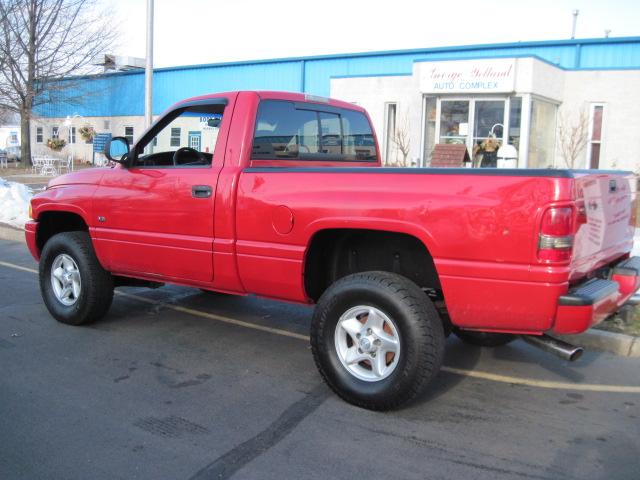 Dodge Ram Pickup 2001 photo 2