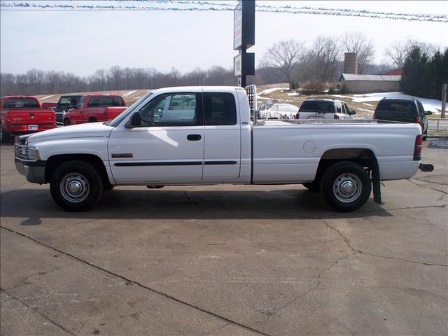 Dodge Ram Pickup 2001 photo 2