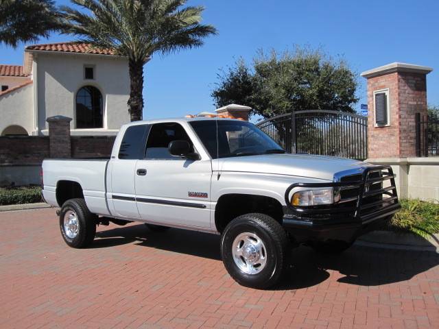 Dodge Ram Pickup 2001 photo 1