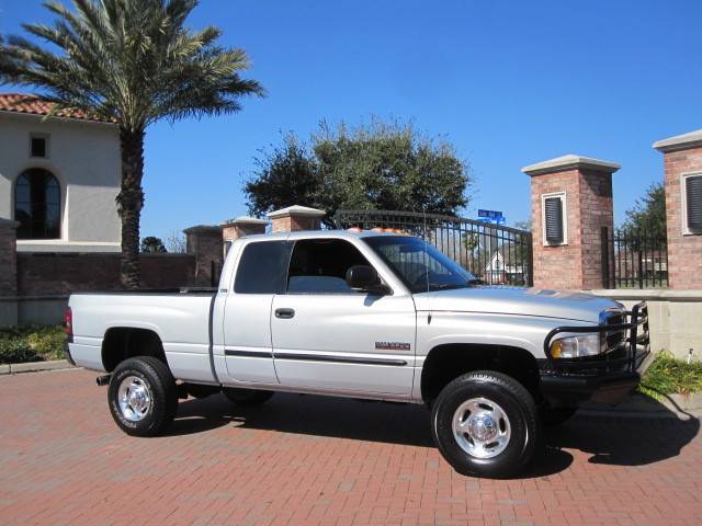 Dodge Ram Pickup 2001 photo 2