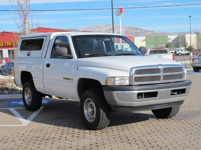 Dodge Ram Pickup 2001 photo 3