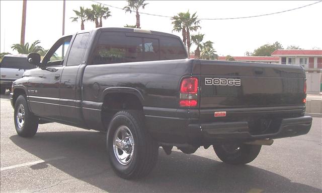 Dodge Ram Pickup 2001 photo 1