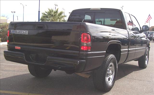 Dodge Ram Pickup 2001 photo 3