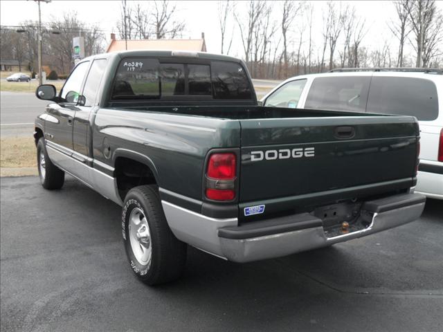 Dodge Ram Pickup 2001 photo 2