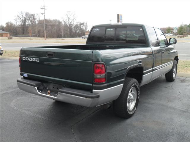 Dodge Ram Pickup 2001 photo 3