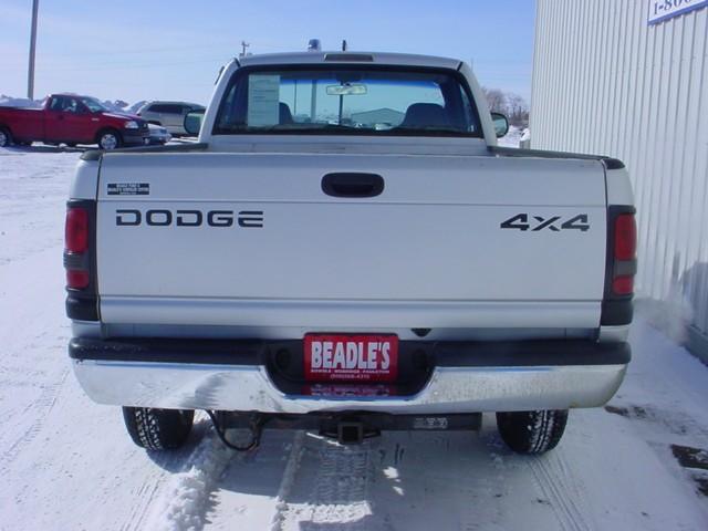 Dodge Ram Pickup 2001 photo 3