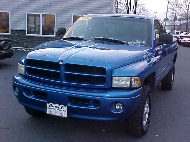 Dodge Ram Pickup 2001 photo 3