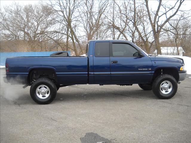 Dodge Ram Pickup 2001 photo 1