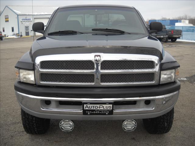 Dodge Ram Pickup 2001 photo 3