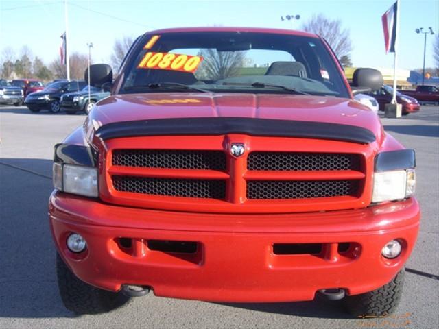 Dodge Ram Pickup 2001 photo 1