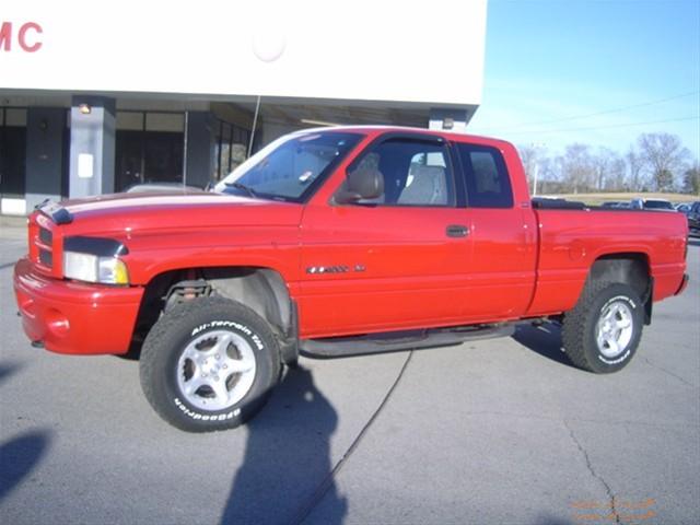 Dodge Ram Pickup 2001 photo 3