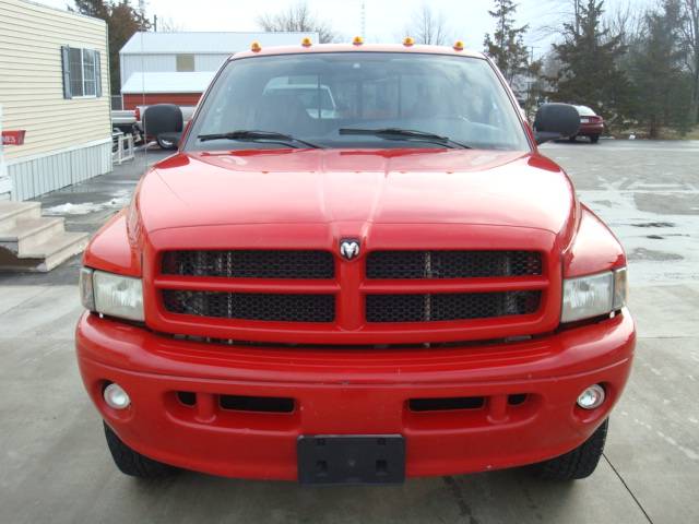 Dodge Ram Pickup 2002 photo 2