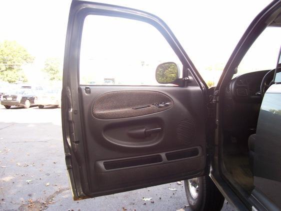 Dodge Ram Pickup 2002 photo 3