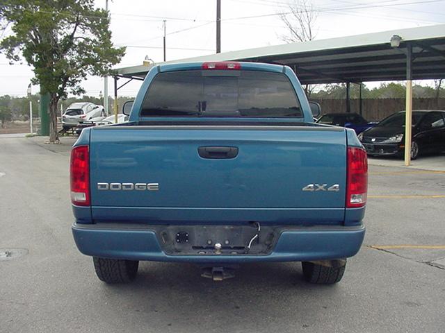 Dodge Ram Pickup 2002 photo 2