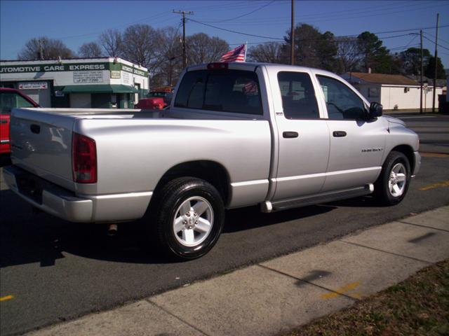 Dodge Ram Pickup 2002 photo 2