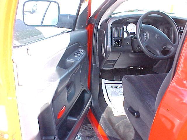 Dodge Ram Pickup 2003 photo 3