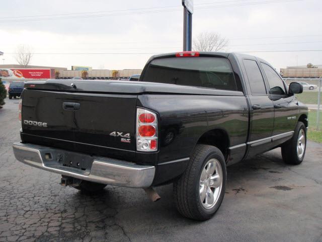 Dodge Ram Pickup 2003 photo 2