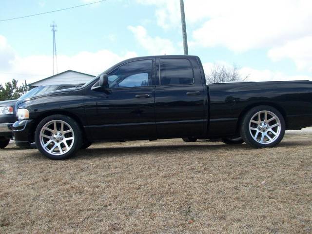 Dodge Ram Pickup 2003 photo 1