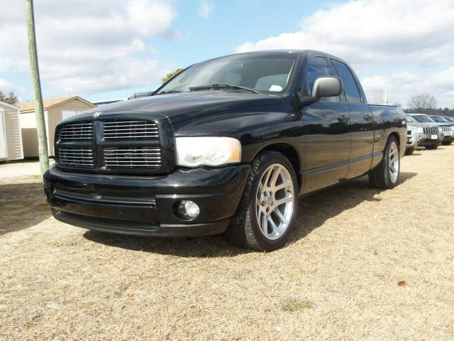 Dodge Ram Pickup 2003 photo 2