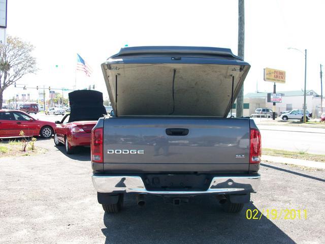 Dodge Ram Pickup 2003 photo 2