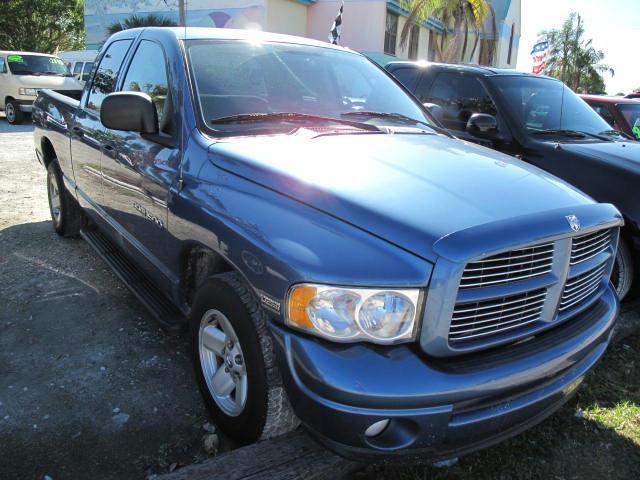 Dodge Ram Pickup 2003 photo 2