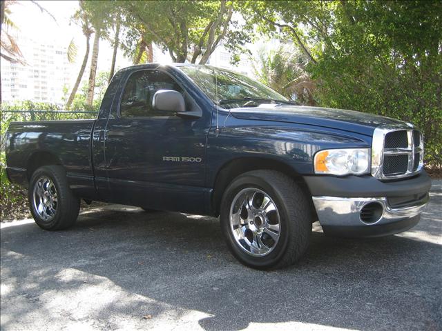 Dodge Ram Pickup 2003 photo 1