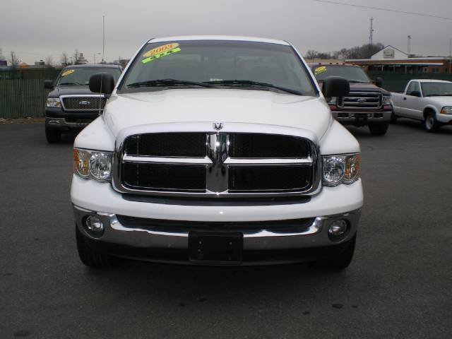 Dodge Ram Pickup 2003 photo 1