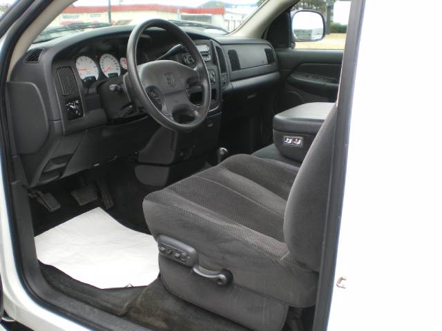 Dodge Ram Pickup 2003 photo 4