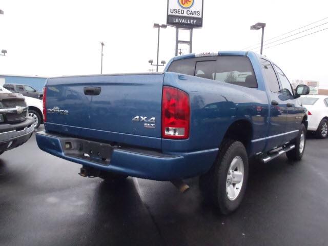 Dodge Ram Pickup 2003 photo 2