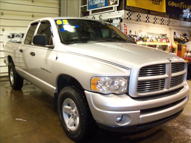 Dodge Ram Pickup 2003 photo 2